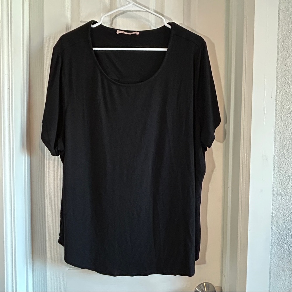 Philosophy Women’s Size 3X Black Short Sleeve Top, Rounded‎ Bottom
